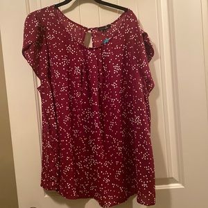 Paper moon wine colored top with pedal sleeves